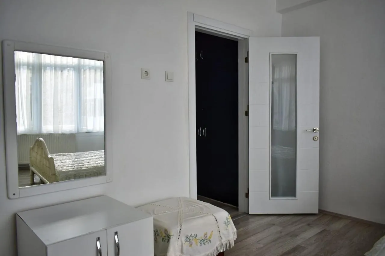 Apartment Near Isiklar Street, Close To Kaleici Antalya 0*,